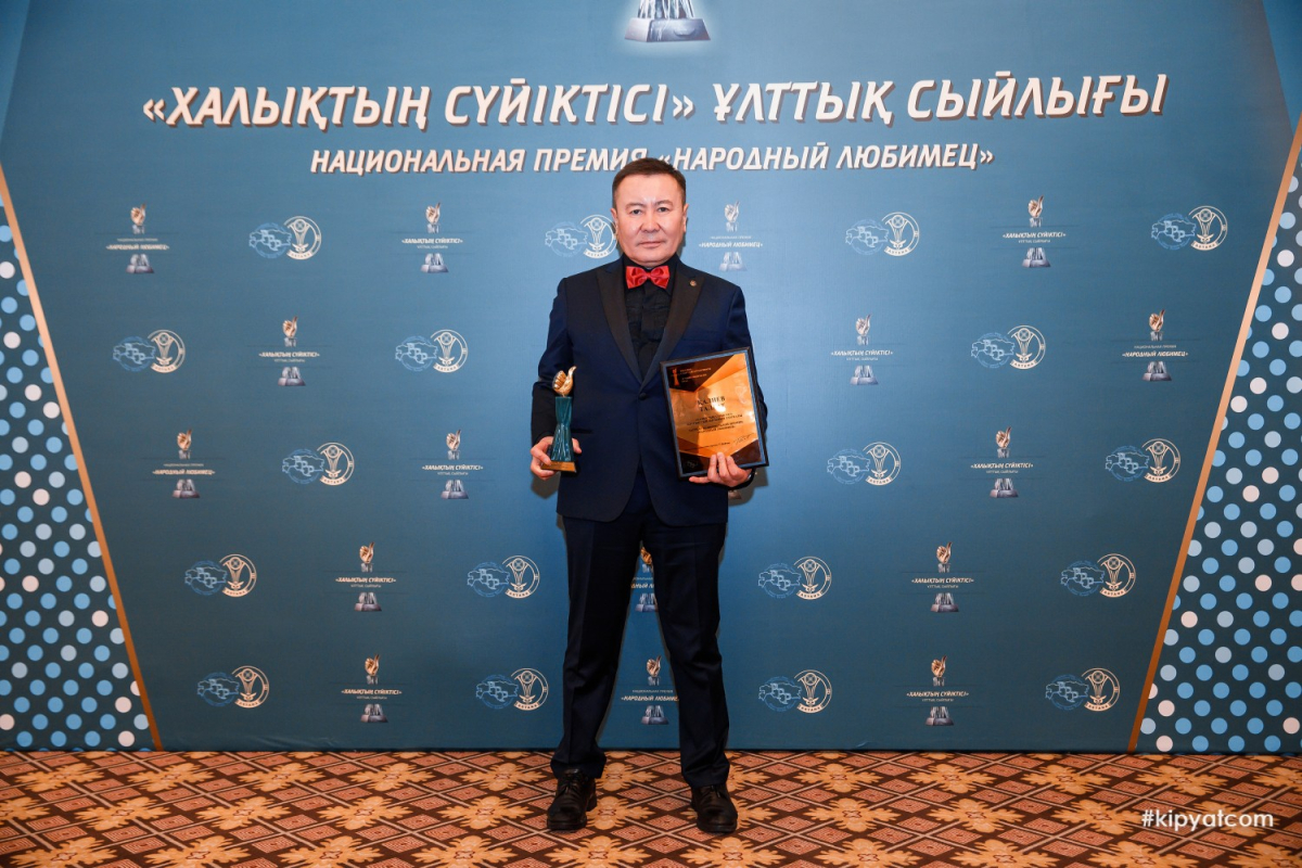 Директор Института прикладных этнополитических исследований Талгат Калиев удостоен Национальной Премии «Халықтың сүйіктісі»