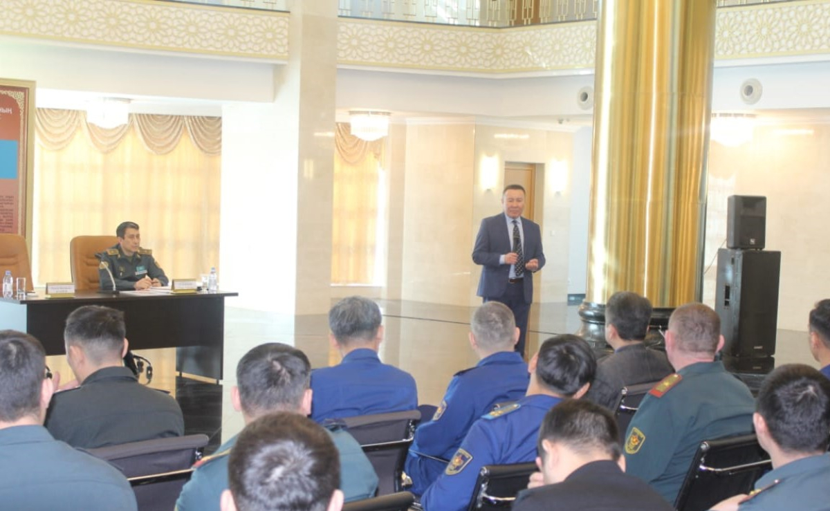 Талгат Калиев провел лекцию в Национальном университете обороны