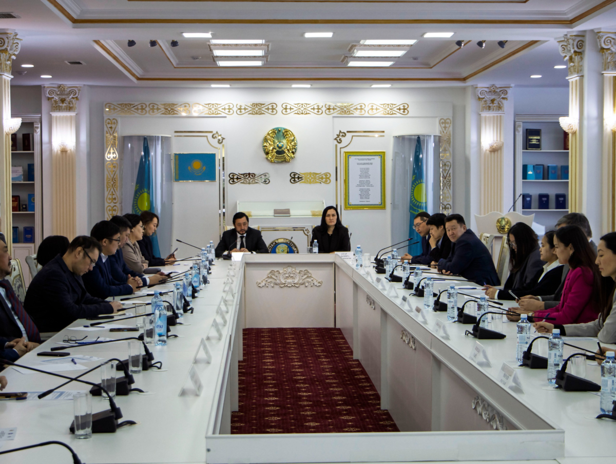 Жас ғалымдар Қазақстан Республикасының жаңа Конституциясы жобасының негізгі аспектілерін талқылады